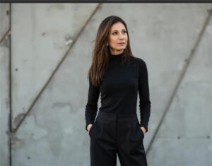 Laura Patterson Standing Photo